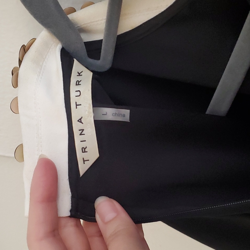 Trina Turk Black Fitted Shirt with White Sequined collar size Large - Picture 4 of 5